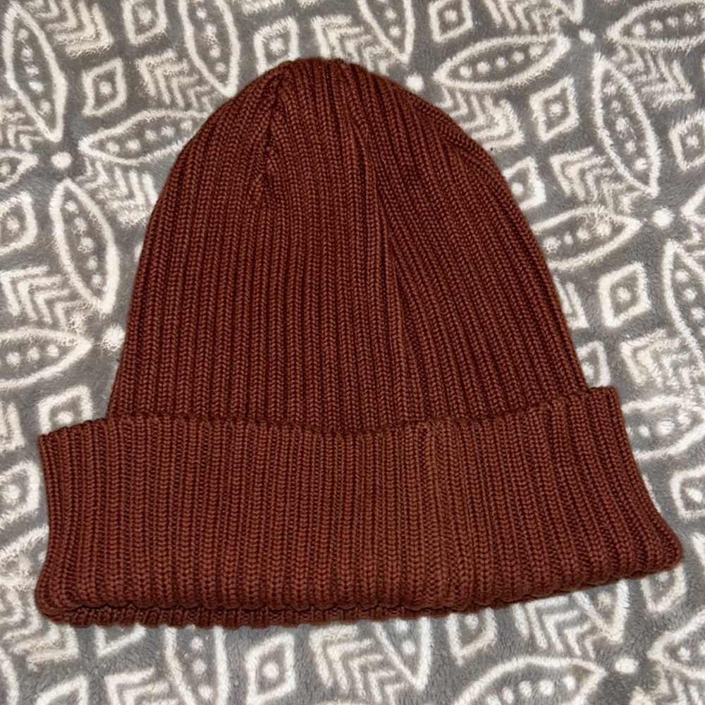 KNIT BEANIE